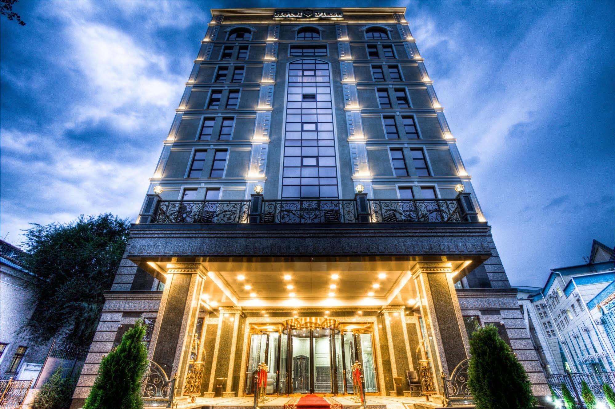 Plaza Hotel Bishkek Exterior photo